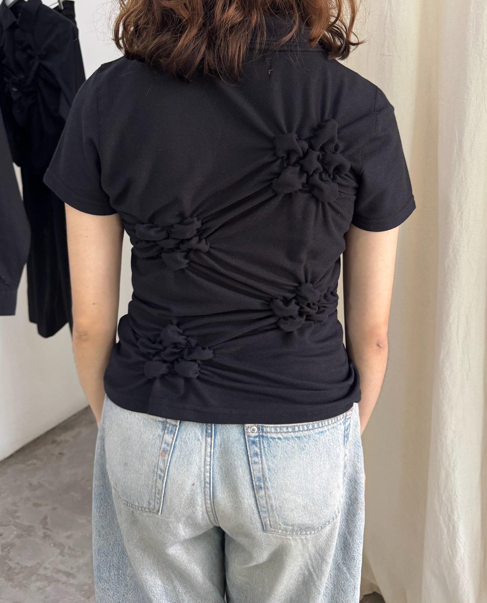 Flor Polo - Negra ; Fit: mujer