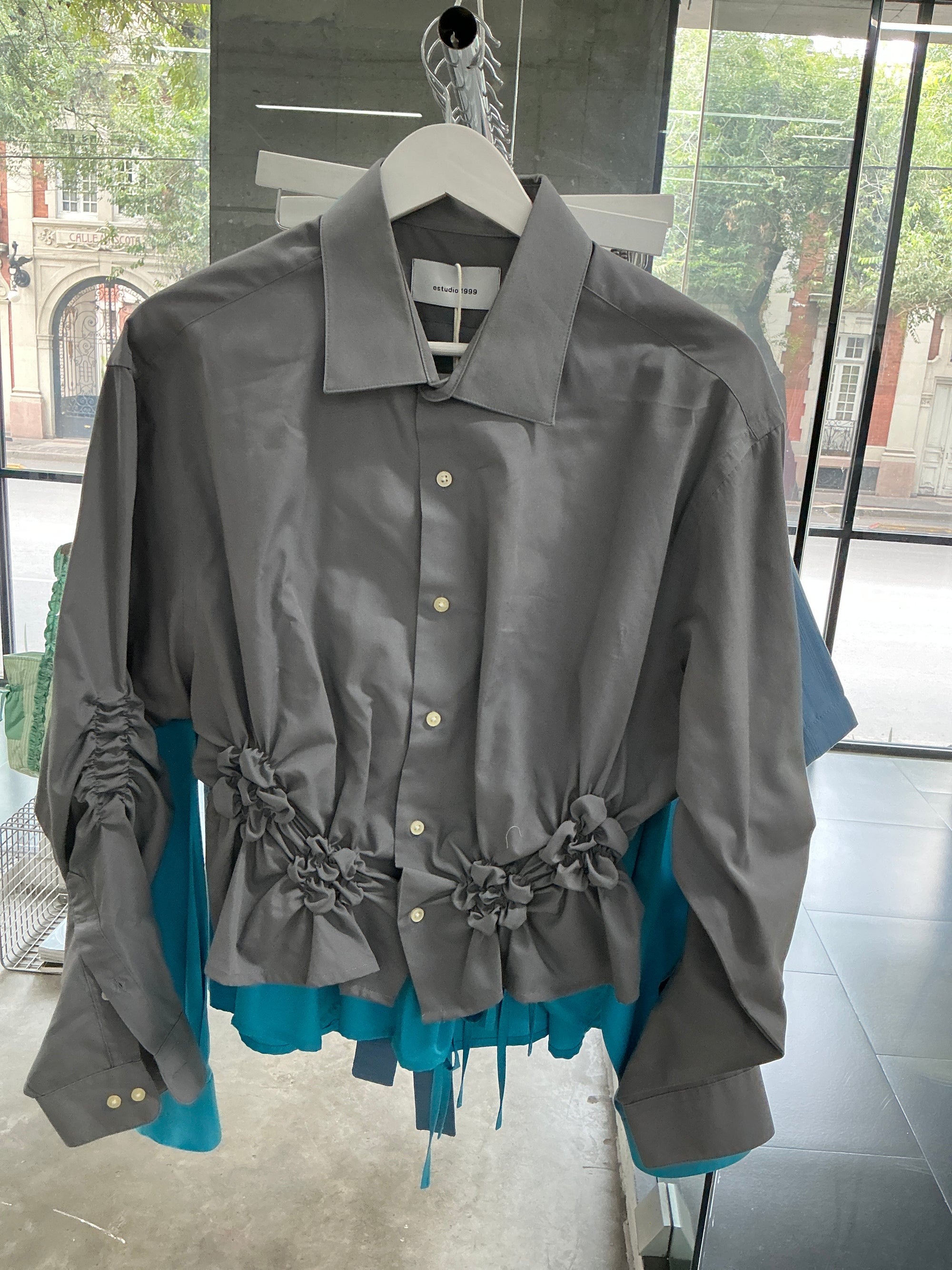 Camisa florero gris - s