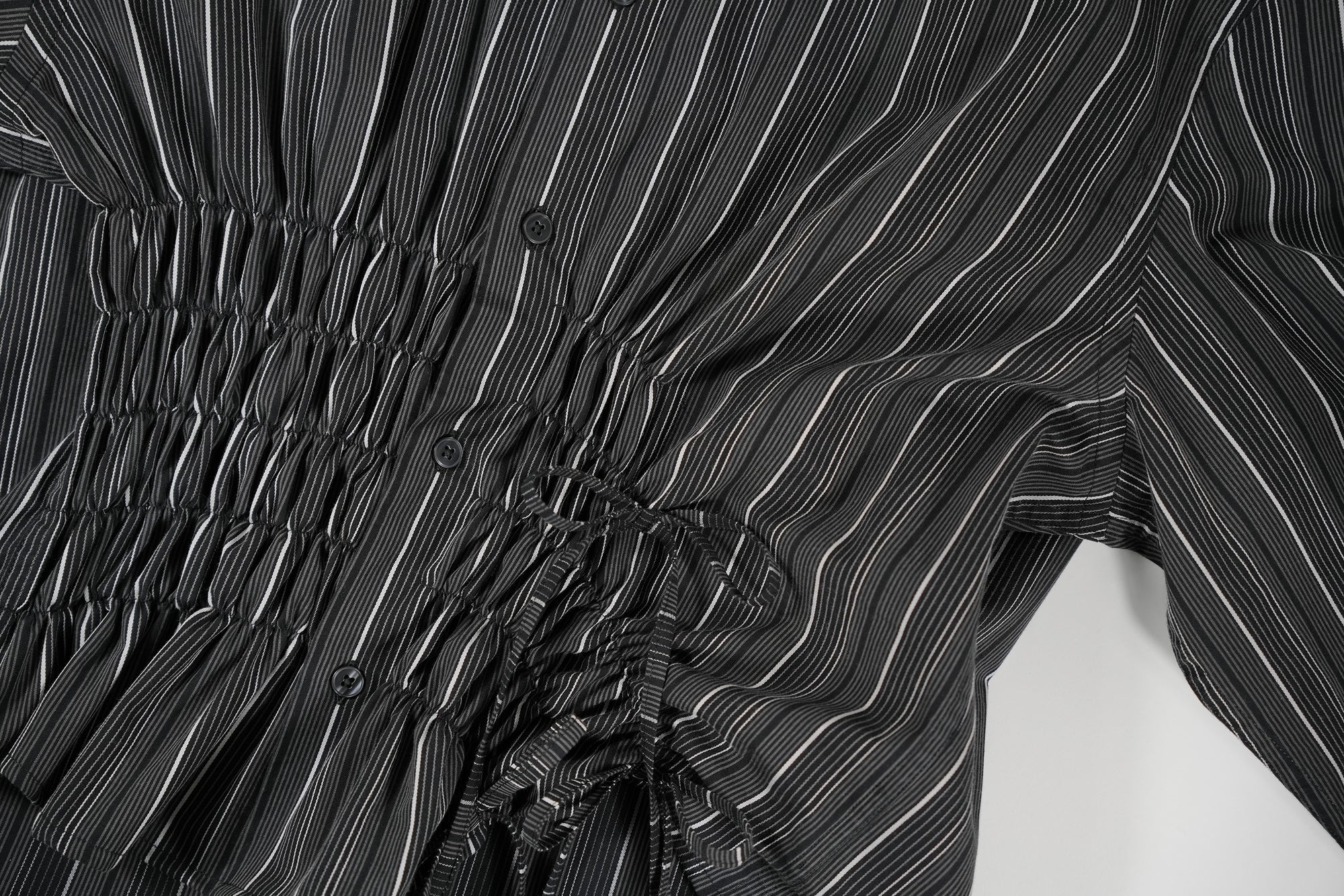 Camisa Cascada - Negra a rayas