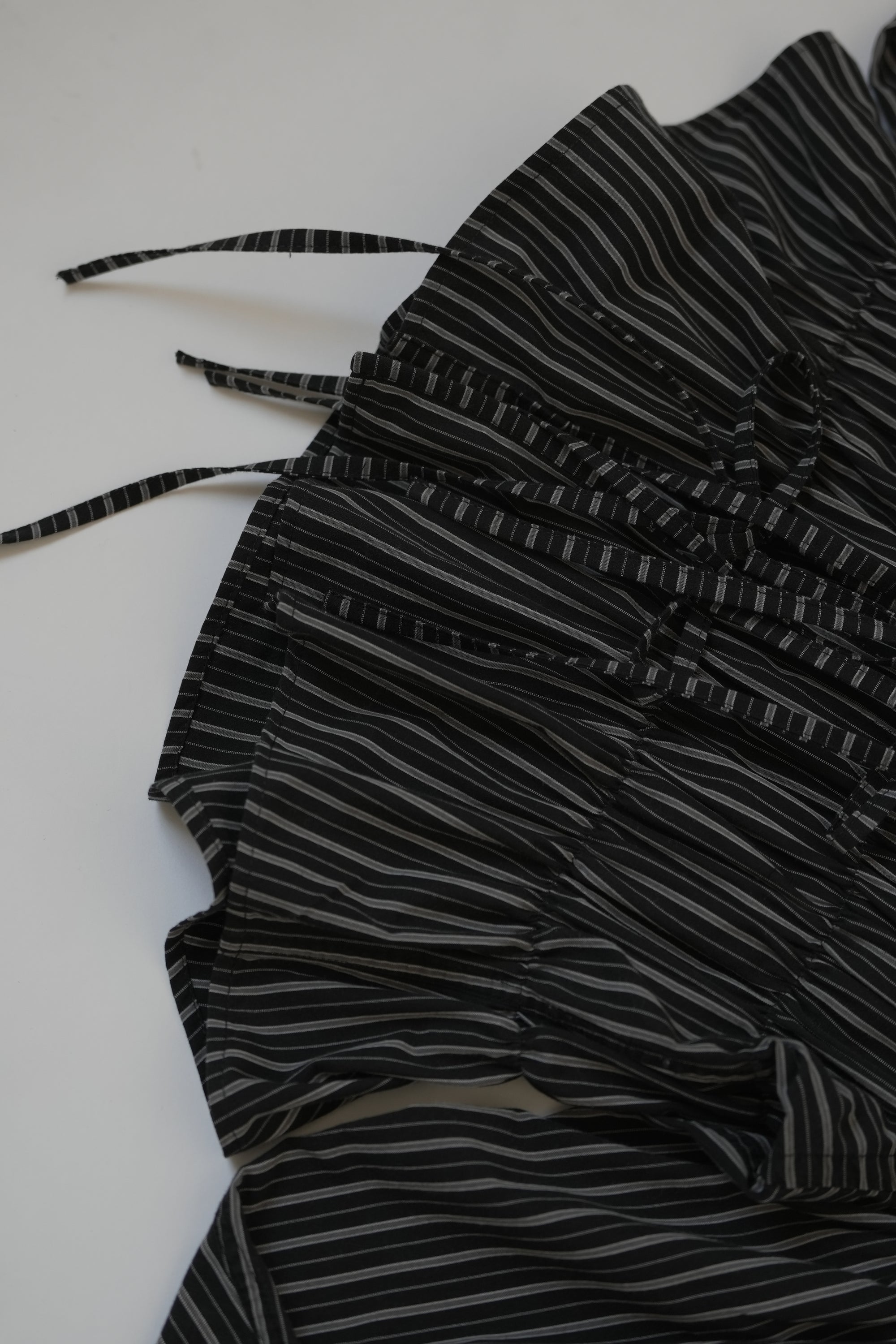 Camisa Espuma - Negra rayas grises