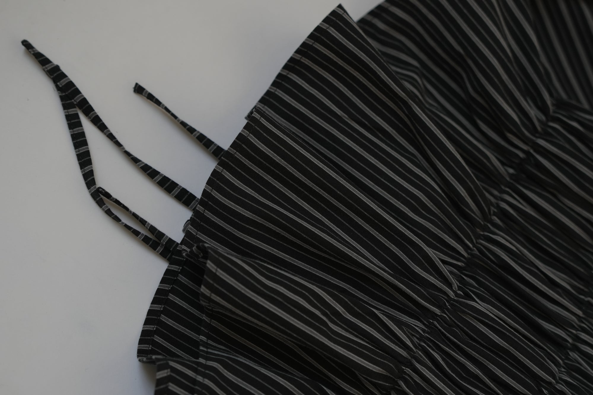 Camisa Espuma - Negra rayas grises