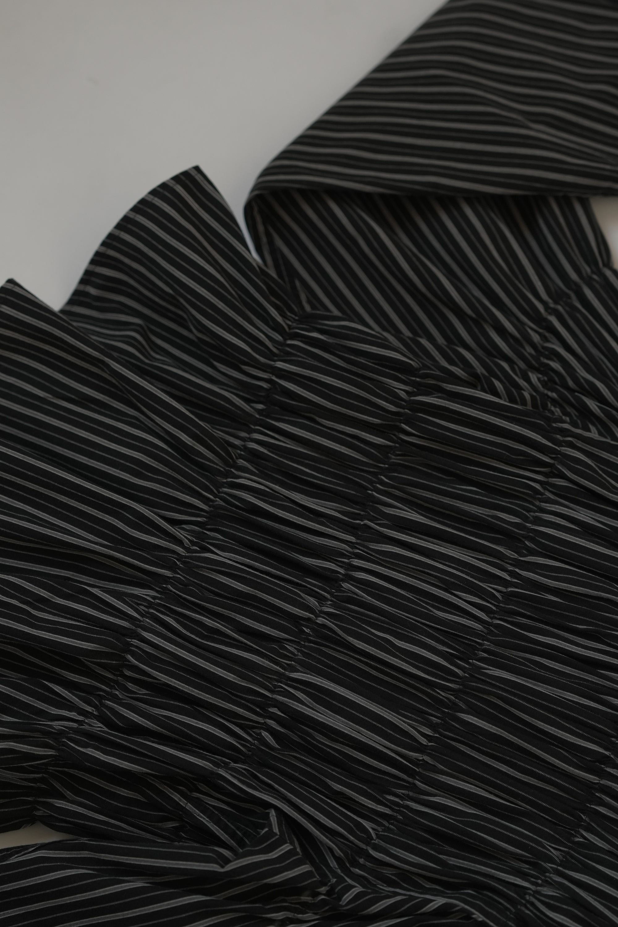 Camisa Espuma - Negra rayas grises