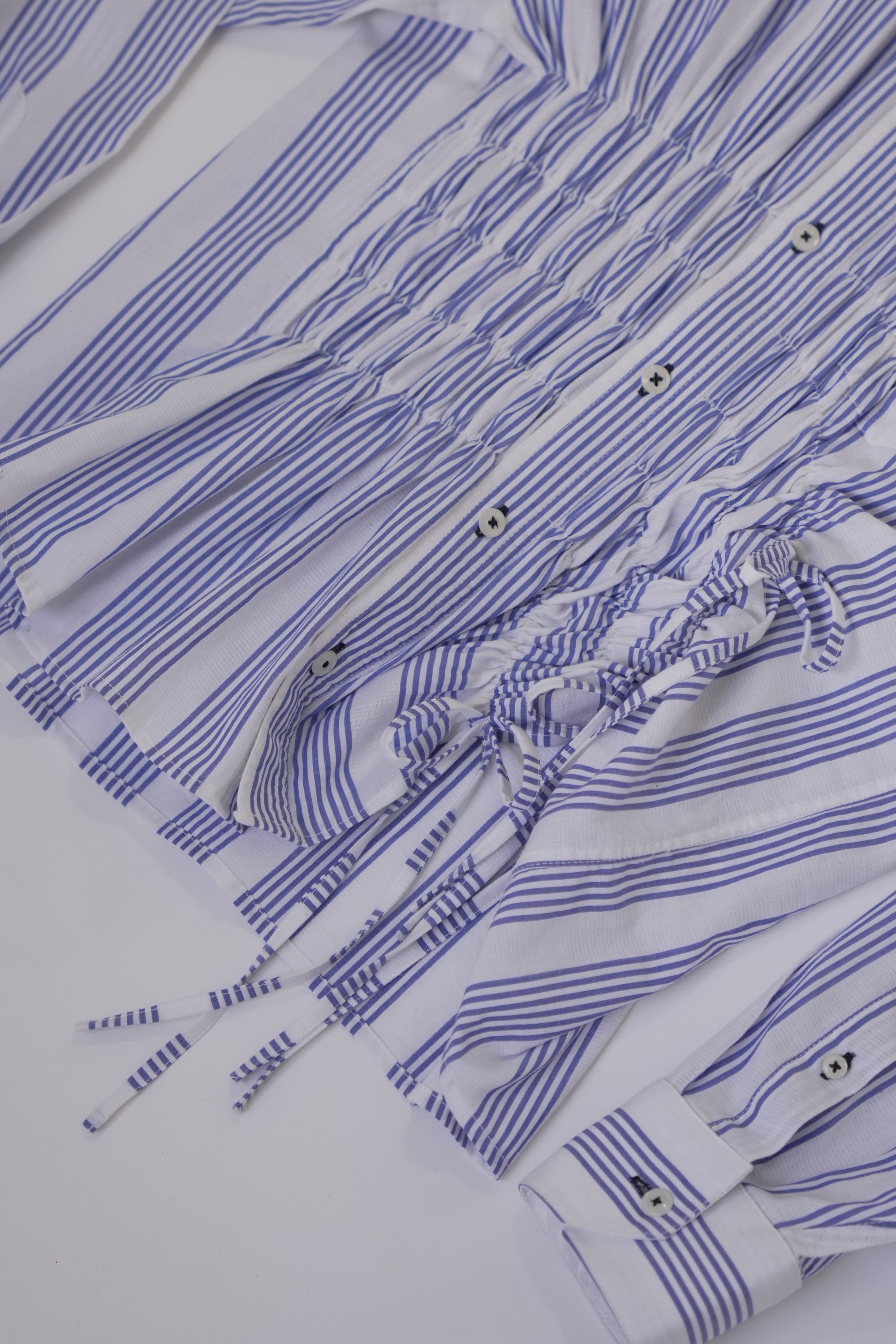 Camisa Cascada - Blanca con rayas azules
