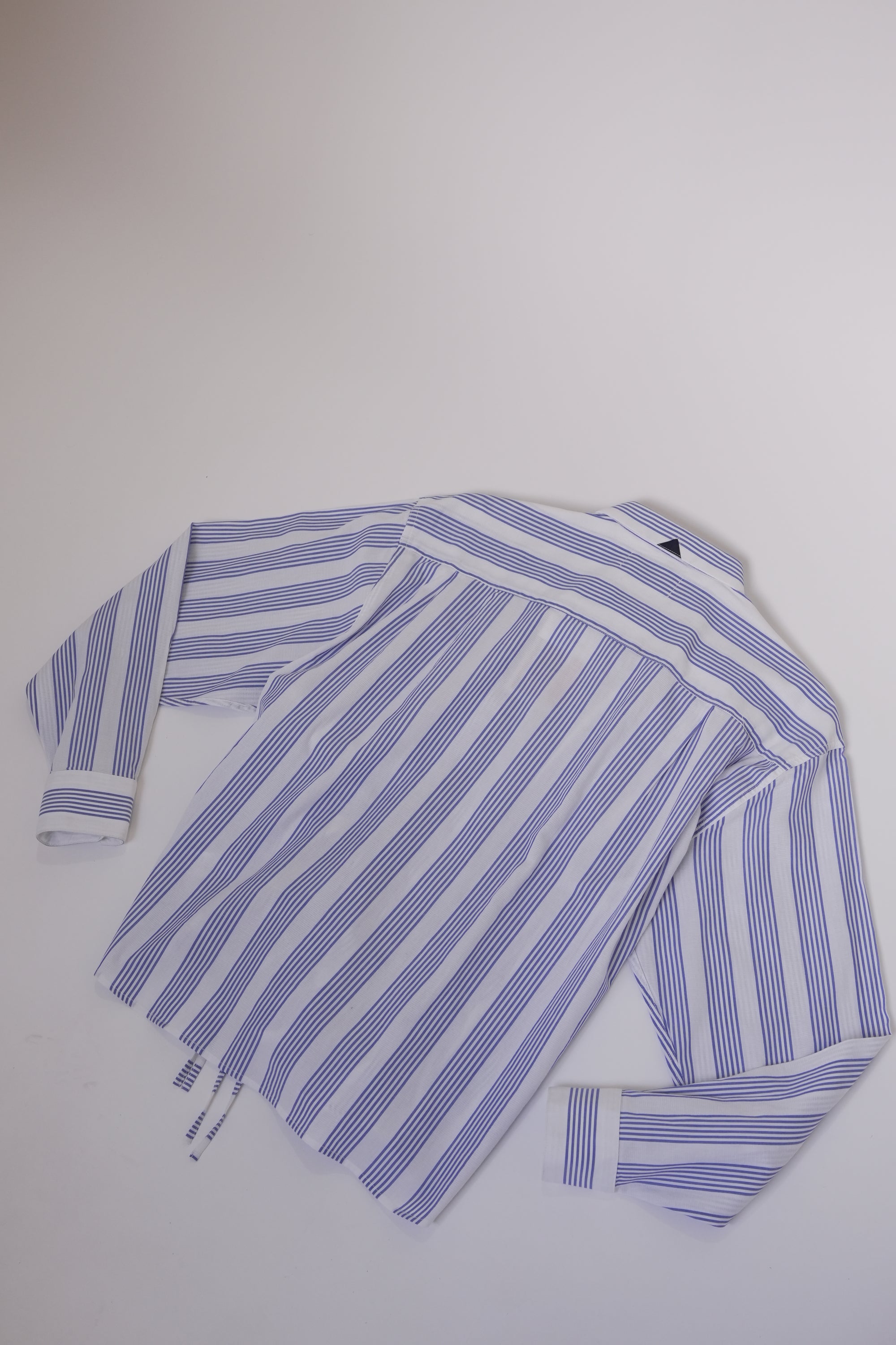Camisa Cascada - Blanca con rayas azules