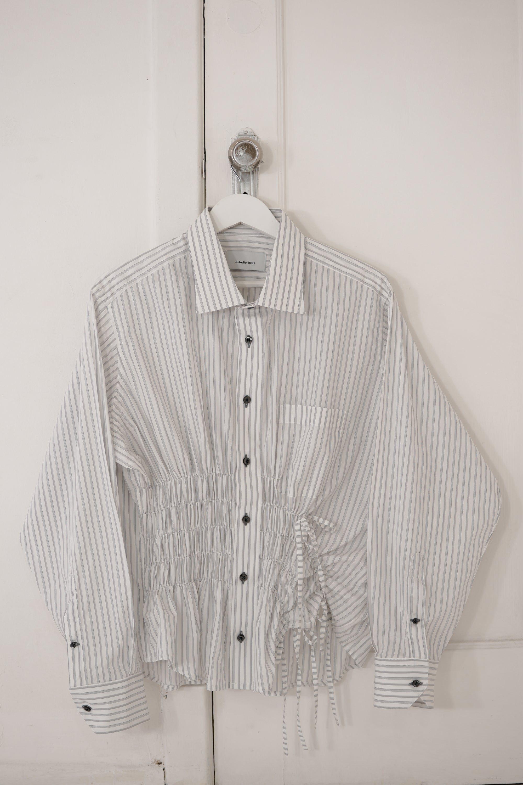 Camisa Cascada - blanca rayas grises