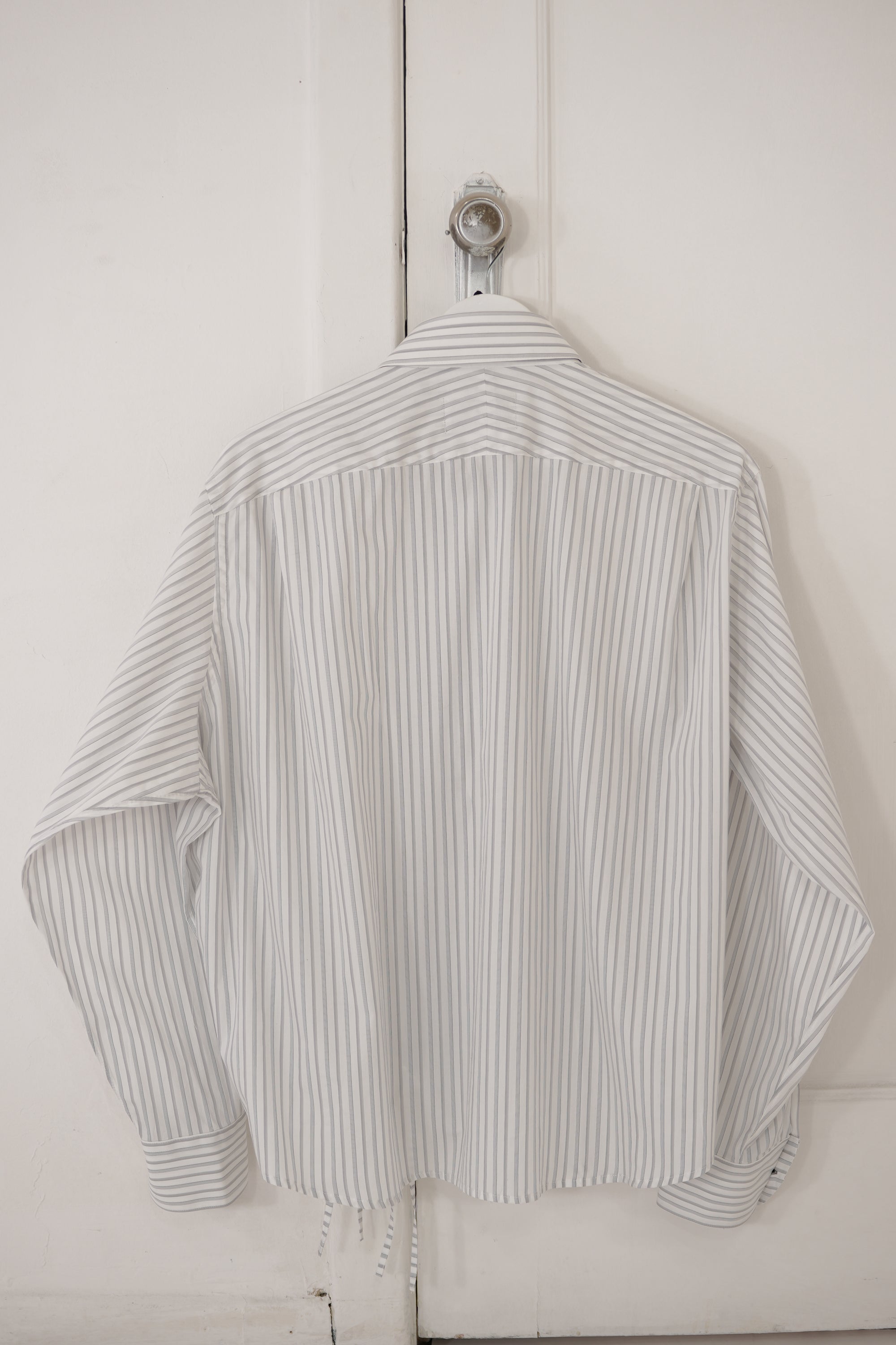 Camisa Cascada - blanca rayas grises