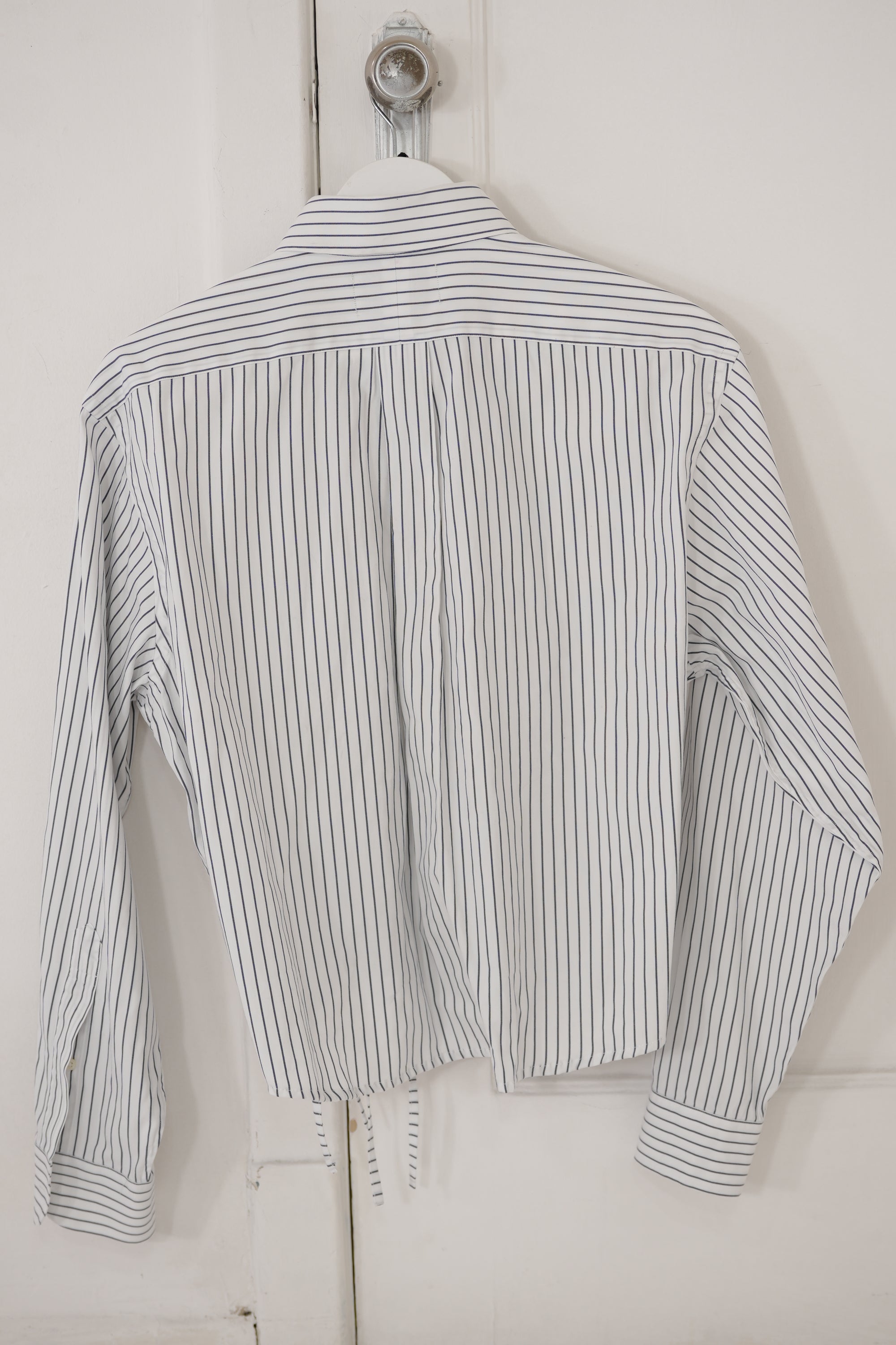 Camisa Cascada - blanca rayas azul marino
