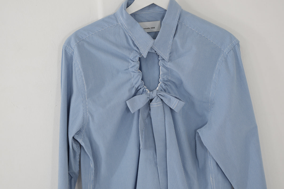 Camisa Ventana Azul claro a rayas blancas - L