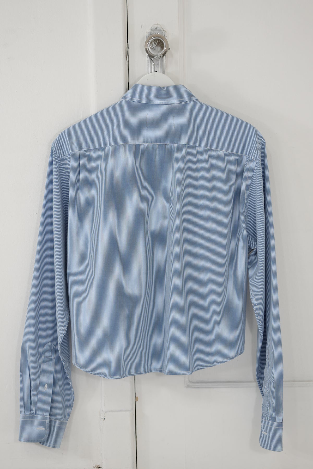Camisa Ventana Azul claro a rayas blancas - L