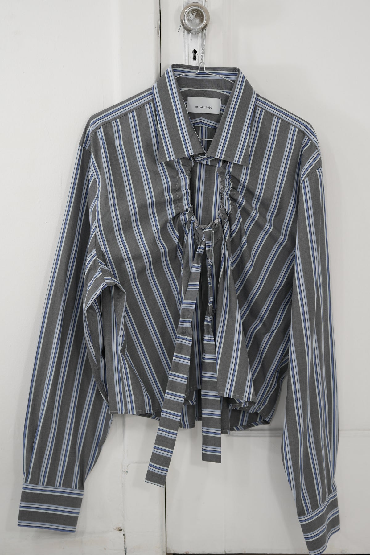 Camisa ventana - gris a rayas azules